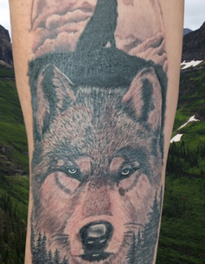 Tatouage loup réaliste by Mika